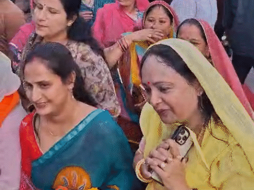 सरोज कंवर के जीतने के बाद कार्यकर्ताओं में काफी उत्साह नजर आया।
