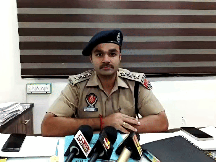 मामले की जानकारी देते हुए ACP आतिश भाटिया