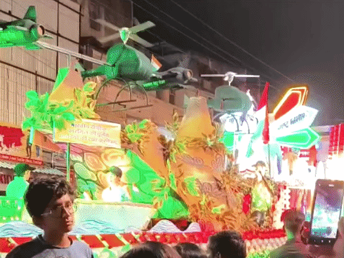 नारी शक्ति पर आधारित कल्याण मिल की झांकी।