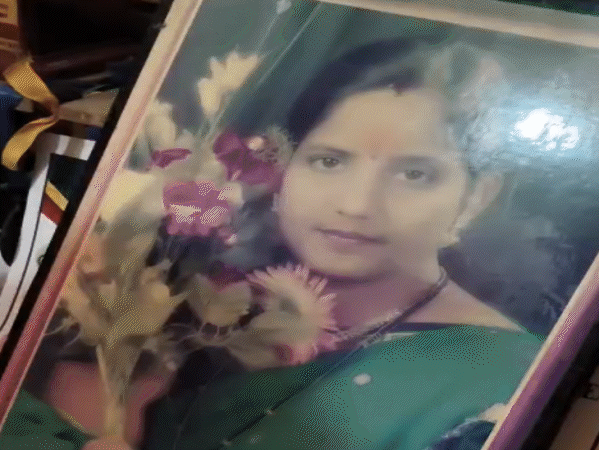 वरुणच्या आईचे कोरोनामुळे निधन झाले. तिची इच्छा होती की मुलाने डॉक्टर व्हावे.