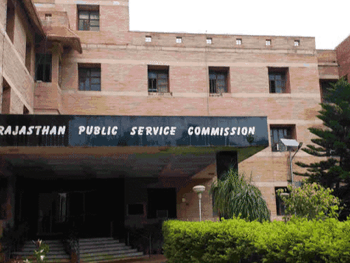 पुलिस के मुताबिक, RPSC अजमेर के अनुभाग अधिकारी की ओर से FIR दर्ज करवाई गई है।