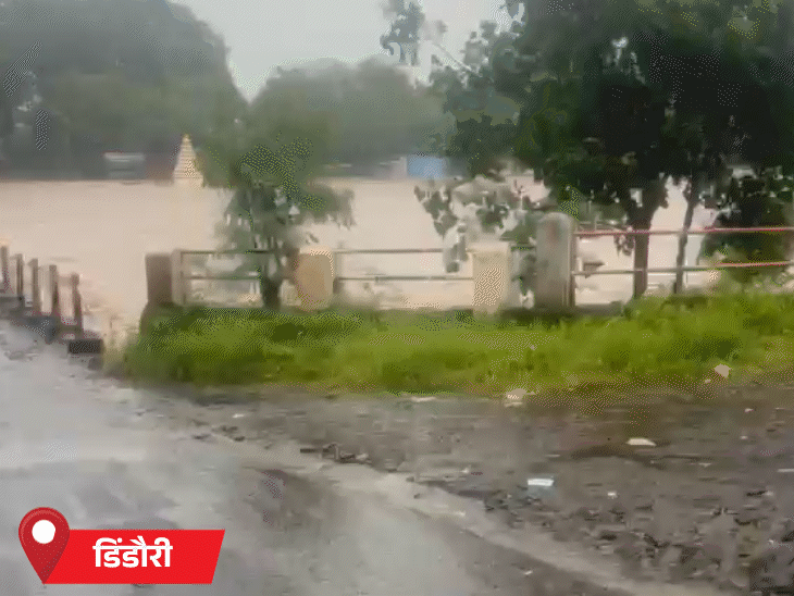 शनिवार को डिंडौरी में जोगी टिकरिया पुल डूबा, हाईवे पर आवागमन प्रभावित।