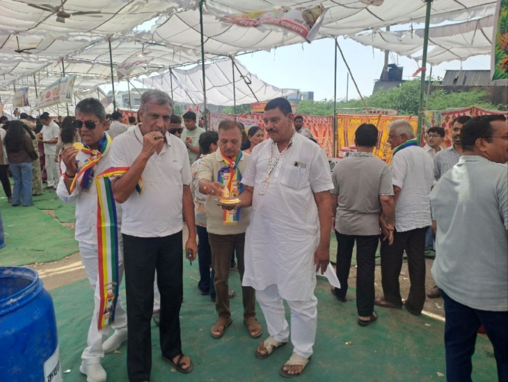 मेले में पूर्व विधायक ज्ञानचंद पारख, पूर्व सभापति महेंद्र बोहरा भी पहुंचे।