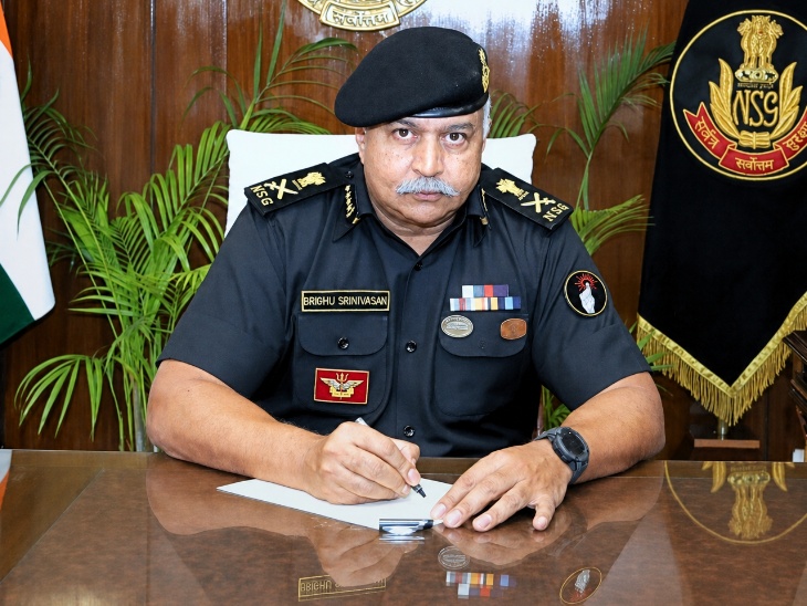 भृगु श्रीनिवासन राष्ट्रीय सुरक्षा गार्ड (NSG) के महानिदेशक के पद पर तैनात हैं।