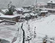 किन्नौर में बर्फबारी के बाद बढ़ी ठंड।