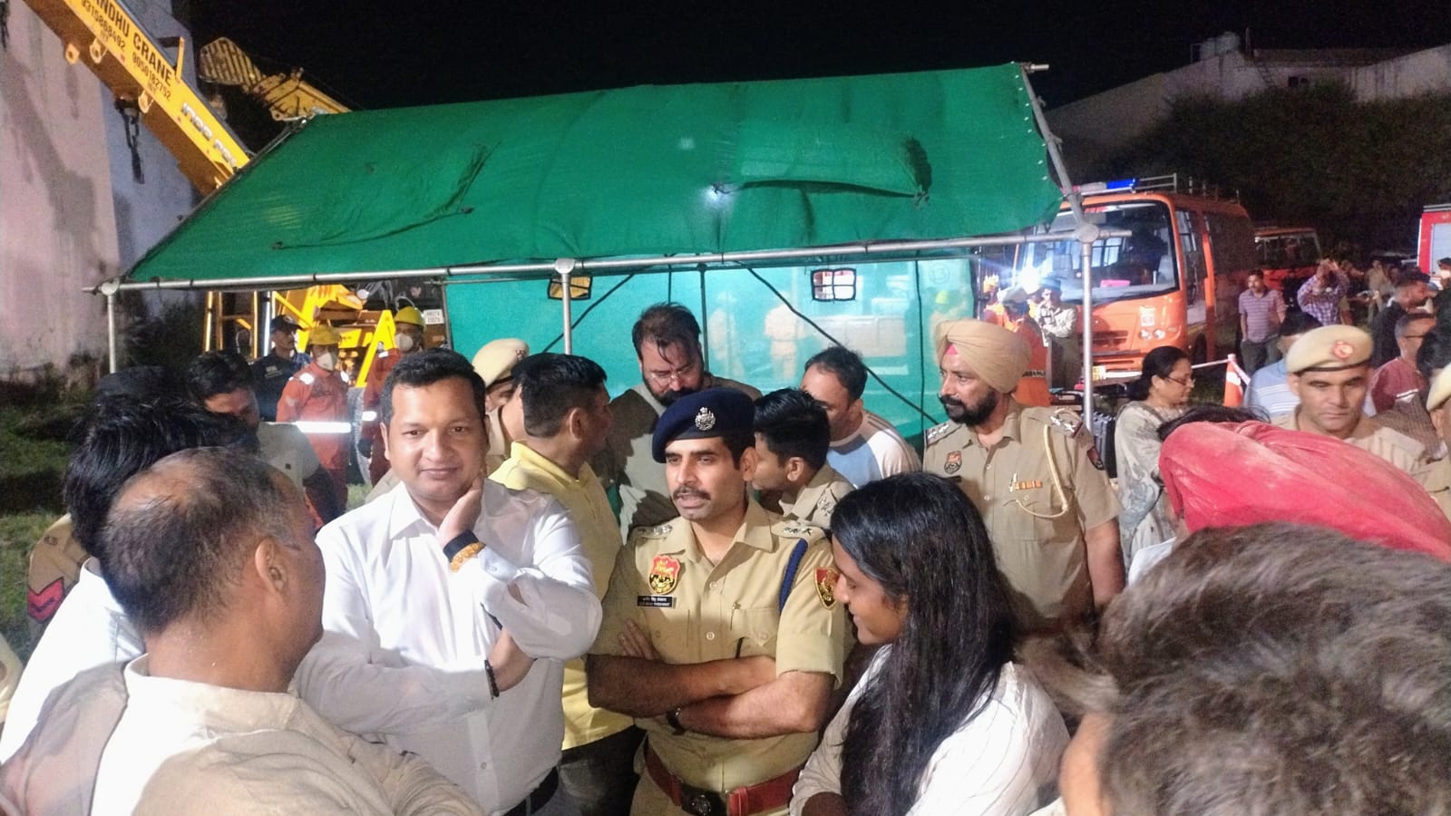 DC सचिन गुप्ता और SP अजीत सिंह शेखावत भी घटनास्थल पर पहुंचे