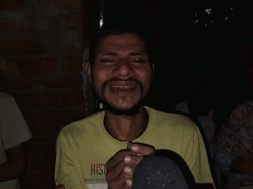बच्ची नेहा के पिता रामदीन का कहना है कि वे घटना के समय काम पर गए थे।