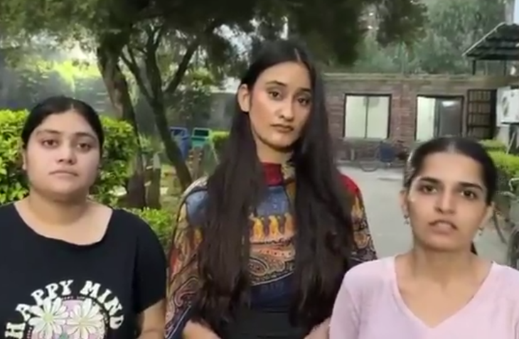 तीनों छात्राओं ने वीडियो जारी कर अपनी सफाई दी।