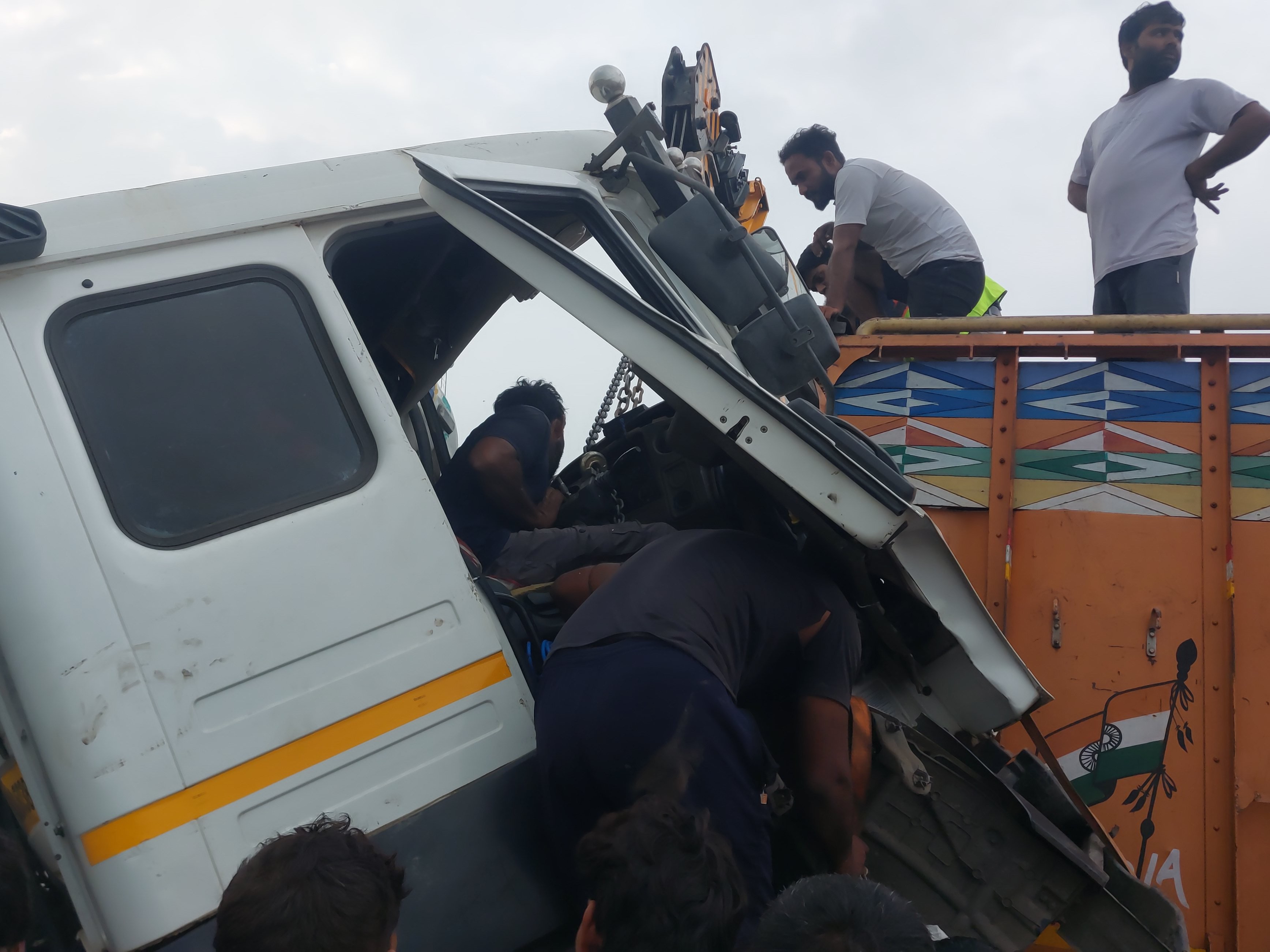 Varanasi Truck Accident | Rescue Operation Underway on National Highway 19