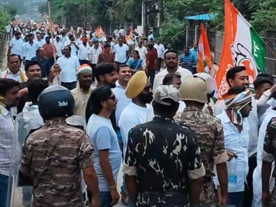 वोट-चोरी के आरोपों को लेकर कांग्रेस ने किया जमकर विरोध प्रदर्शन। - Dainik Bhaskar