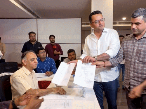 ब्रजकिशोर उपाध्याय के समर्थन में पराक्रम सिंह राठौड़ ने अपना नामांकन पत्र वापस ले लिया है।