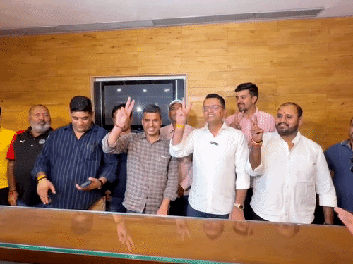पराक्रम सिंह के साथ ही कोषाध्यक्ष पद पर सुशील जैन और संयुक्त सचिव पद पर गोविंद उपाध्याय ने भी अपना नामांकन पत्र वापस ले लिया।
