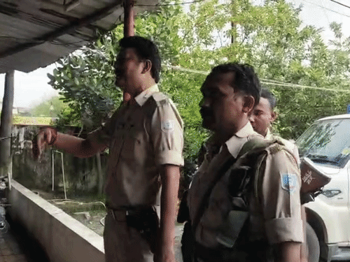 मामले की जानकारी मिलने के बाद झारखंड पुलिस अंबिकापुर पहुंची।