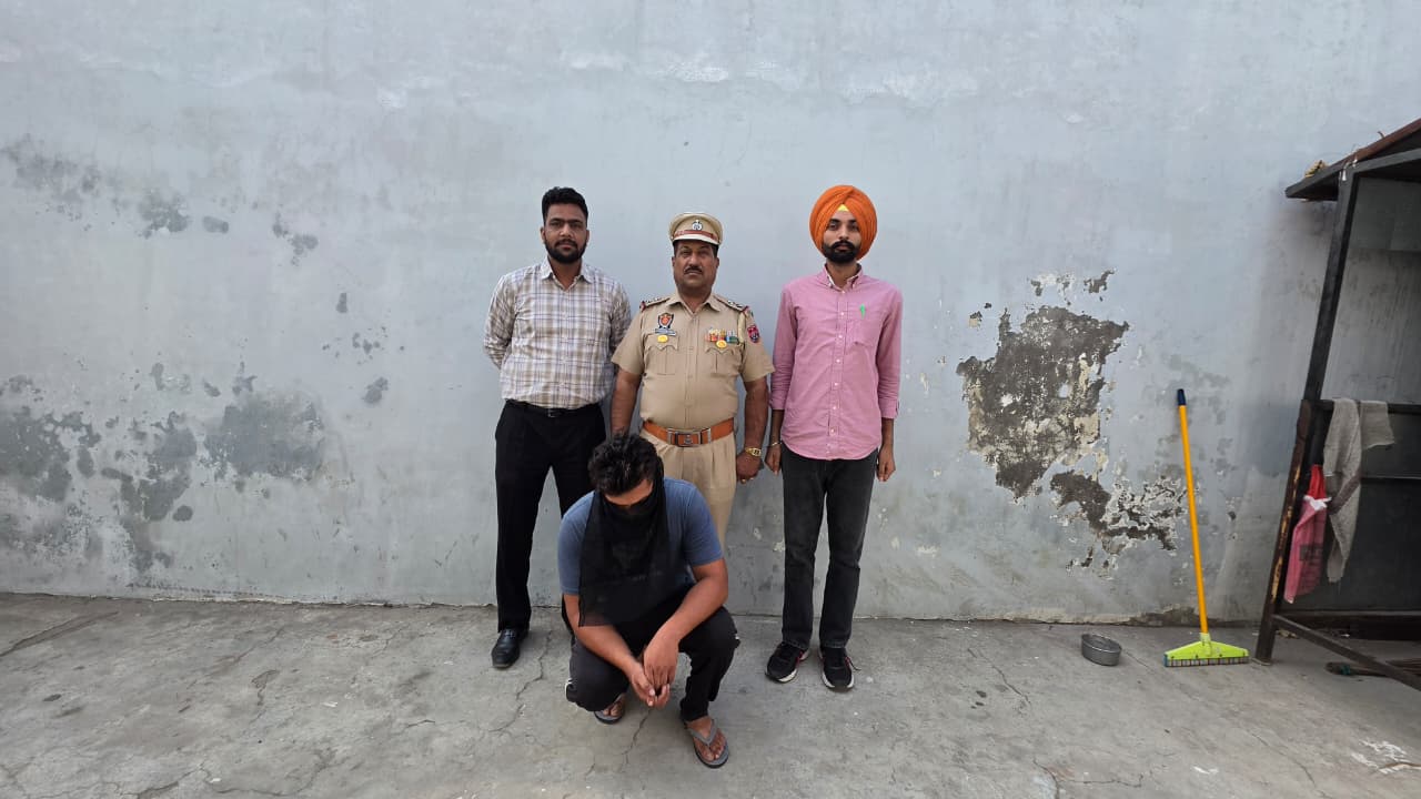 पुलिस ने करणवीर को 26 सितंबर को गिरफ्तार किया था। इसके बाद 27 सितंबर को उसे कोर्ट में पेश किया, जहां से उसे जेल भेज दिया गया।