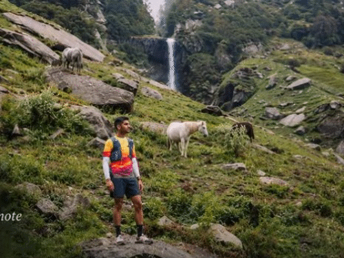 जयपुर के सन्नत सचदेव ने 52 किलोमीटर के पहाड़ी सफर को महज 12 घंटे 12 सेकंंड में पूरा किया।