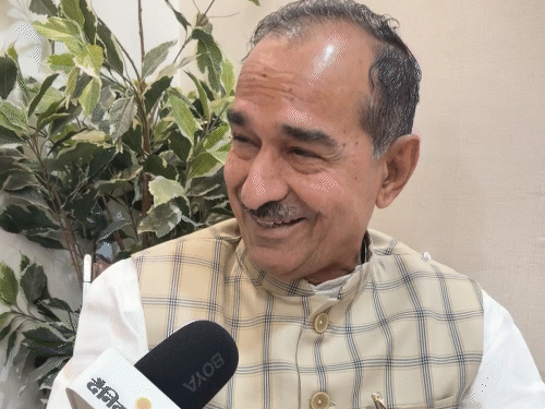 पढ़िए- किसे मिलेगा मौका, बीच चुनाव में विधायक की गिरफ्तारी पर मदन राठौड़ ने क्या कहा?|जयपुर,Jaipur - Dainik Bhaskar