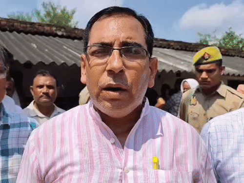 अखिल भारतीय प्राथमिक शिक्षक संघ के जिलाध्यक्ष दिनेश उपाध्याय ने बताया कि शिक्षक संगठन ने 48 घंटे का अल्टीमेटम दिया है।