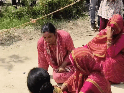 सरकारी प्रिंसिपल और उनकी पत्नी की हत्या के बाद परिवार के लोगों का रो-रोकर बुरा हाल है।