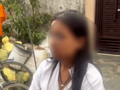 युवती अपना एड्रेस भी नहीं बता पाई।