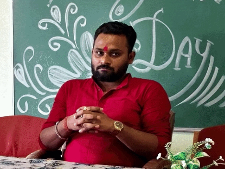 विवाद हुआ तो प्रोफेसर ज्योति प्रभात राणा ने इस्तीफा दे दिया।