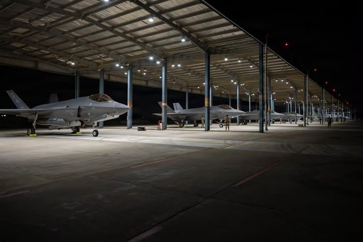 जोधपूर एअरबेसवर ‘तरंग शक्ती-2026’मध्ये सहभागी होण्यासाठी आलेले F-35 फायटर जेट.