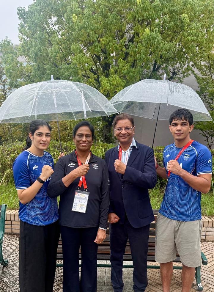 (बाएं से) परवीन हुड्डा, IOA अध्यक्ष पीटी उषा, BFI प्रेसिडेंट अजय सिंह और अंकुश पंघाल।