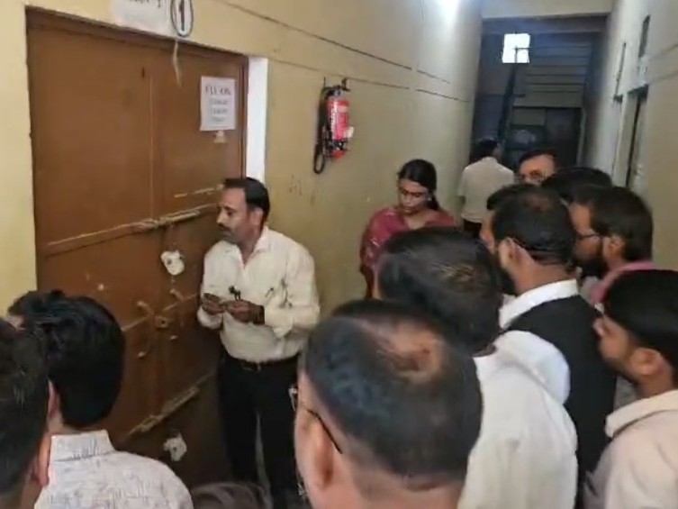 आगरा खंड स्नातक और शिक्षक चुनाव-2026 को निष्पक्ष कराने के लिए तैयारी।