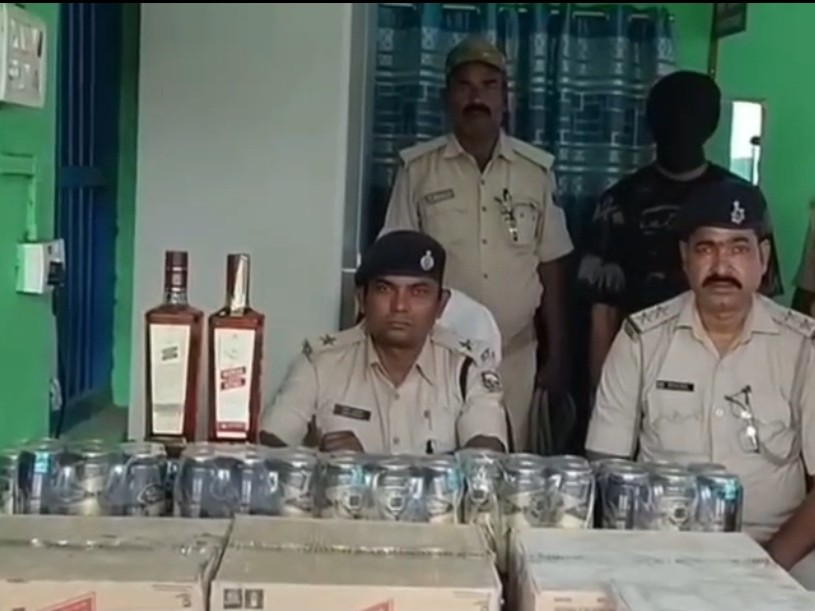 बरामद खेप के साथ जानकारी देती डगरुआ थाना की पुलिस।