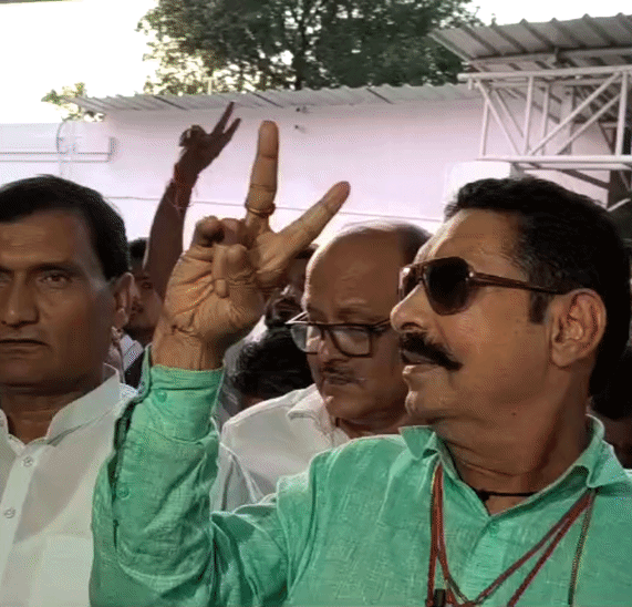 अनंत सिंह ने दावा किया है कि वो अनुज सिंह के लिए प्रचार भी करेंगे।