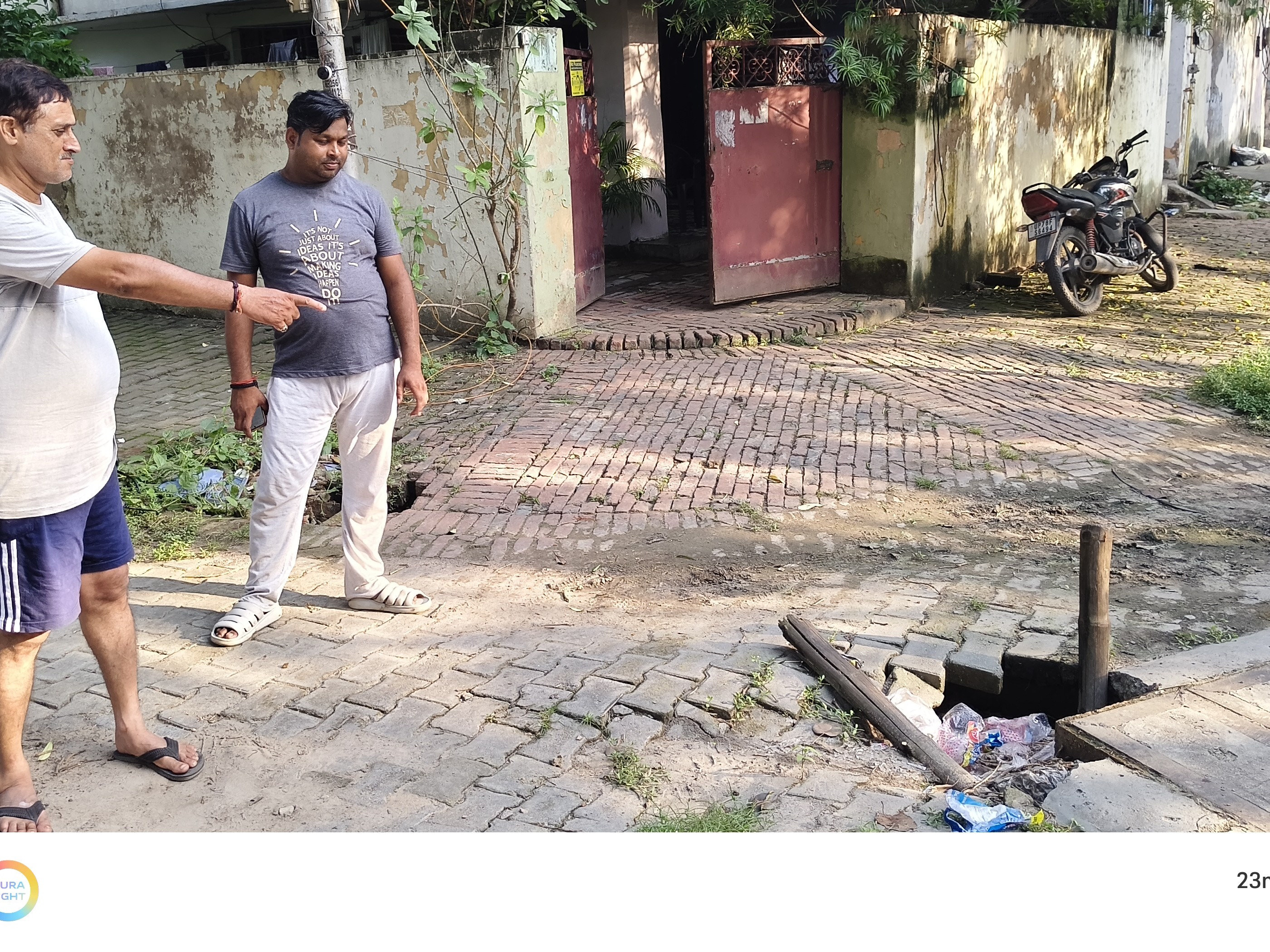Kanpur Ward 7 Ground Caving: BSNL Digging Causes Deep Trenches & Risk