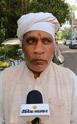 याचिककर्ता सुरेश चंद्र उपाध्याय ने कहा -रामभद्राचार्य ने त्रिगुणायत, दीक्षित, पाठक-उपाध्याय समाज को ‘अधम’ कहा था। उनके खिलाफ कार्रवाई हो।