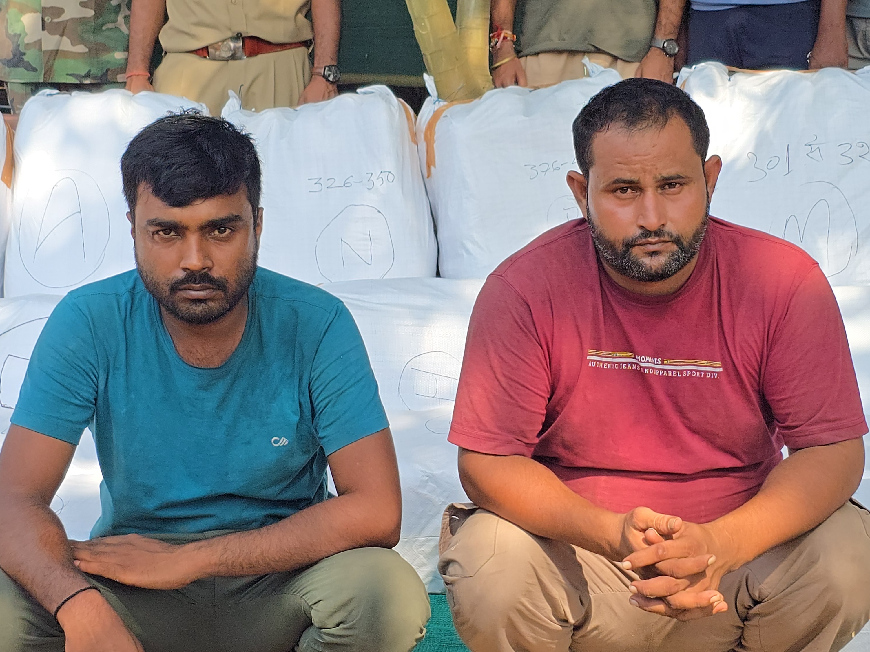 पुलिस ने गांजा तस्करी के केस में 2 आरोपियों को अरेस्ट किया है।
