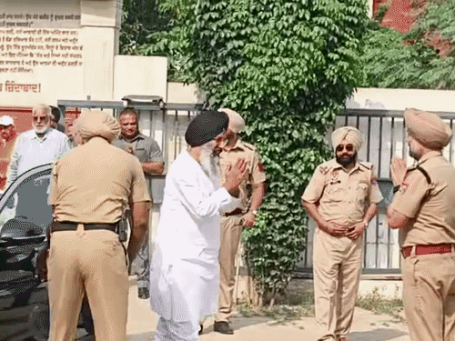 जालंधर के मॉडल टाउन पहुंचे राधास्वामी डेरा ब्यास के उत्तराधिकारी हजूर जसदीप सिंह गिल। - Dainik Bhaskar