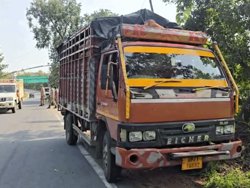 लावाकेरा चेकिंग बैरियर पर मिनी ट्रक से 440.63 किलो गांजा जब्त।