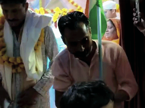 हर्षिता की जीत के लिए पूजा-पाठ भी किया गया था।