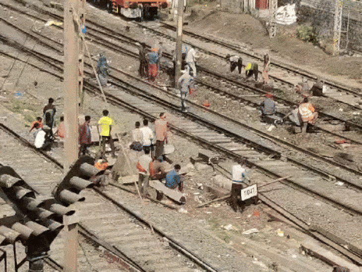 अक्टूबर में भोपाल मंडल की 22 ट्रेनें रहेंगी निरस्त, 23 के रूट बदले। - Dainik Bhaskar