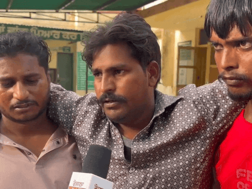 स्टॉल संचालक बॉबी और उसका भाई घायल।