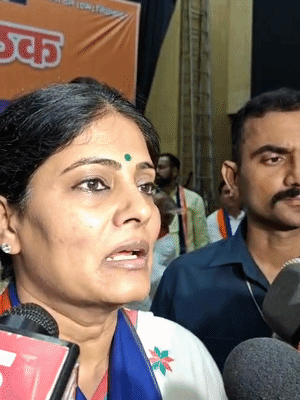 अनुप्रिया ने सभी जिलों के कार्यकर्ताओं से चुनाव तैयारियों में जुटने की अपील की।