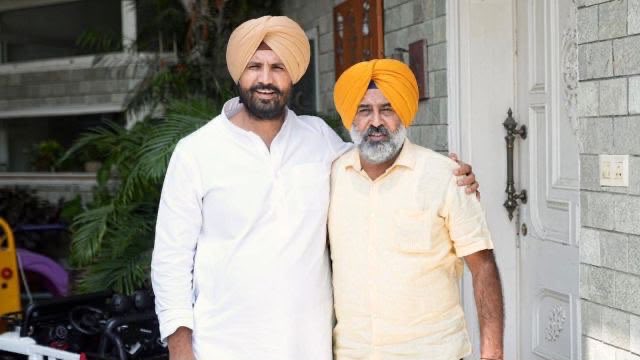 अमरिंदर सिंह राजा वड़िंग ने परगट सिंह के साथ फोटो पोस्ट कर बधाई दी।