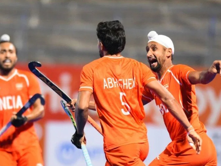 अभिषेक ने पाकिस्तान के खिलाफ सेमीफाइनल मैच में आखिरी मिनट में गोल कर भारत को 4-3 से जीत दिलाई थी। - Dainik Bhaskar