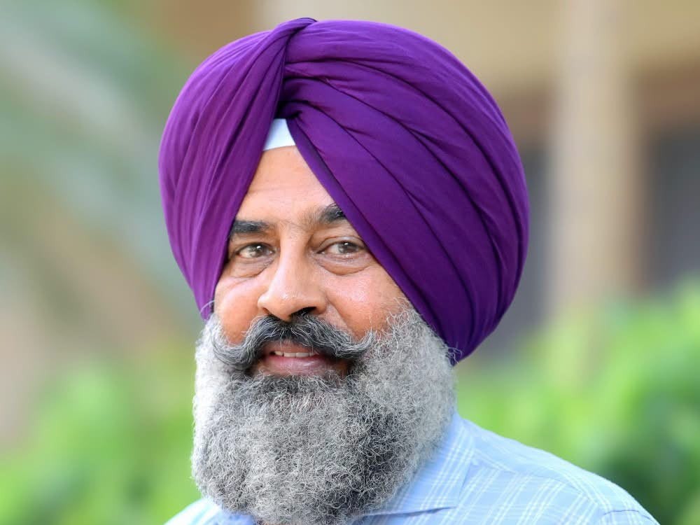 परगट सिंह की कप्तानी में भारत की हॉकी टीम ने 1990 एशियन गेम्स में रजत पदक जीता था। वे 1992 और 1996 के ओलंपिक में भारतीय टीम के कप्तान रहे थे। फाइल फोटो - Dainik Bhaskar