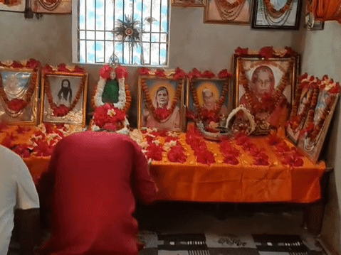 गायक-अभिनेता राकेश मिश्रा, मंदिर निर्माण में सहयोग का दिया भरोसा