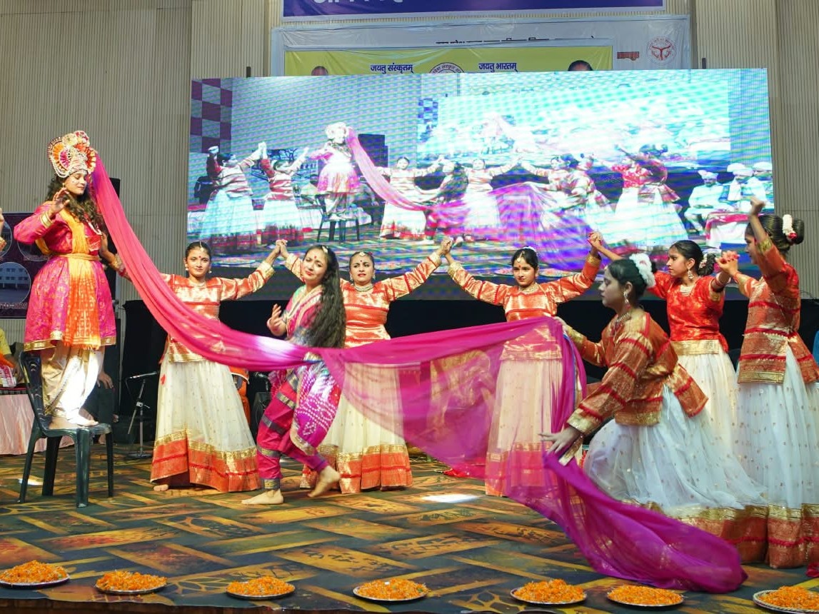 सहारनपुर में मेला गुघाल के सांस्कृतिक कार्यक्रमों की श्रृंखला में शनिवार शाम 7 बजे जीआईसी सभागार में रासलीला का आयोजन हुआ।