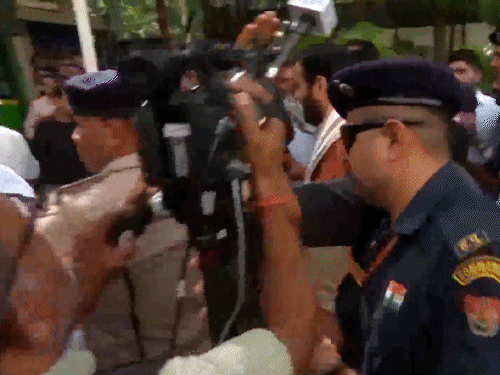 किसानों-खिलाड़ियों को लेकर चर्चा, इलैक्ट्रिक बस में CM सैनी संग वापस लौटे MLA|गुरुग्राम,gurugram - Dainik Bhaskar