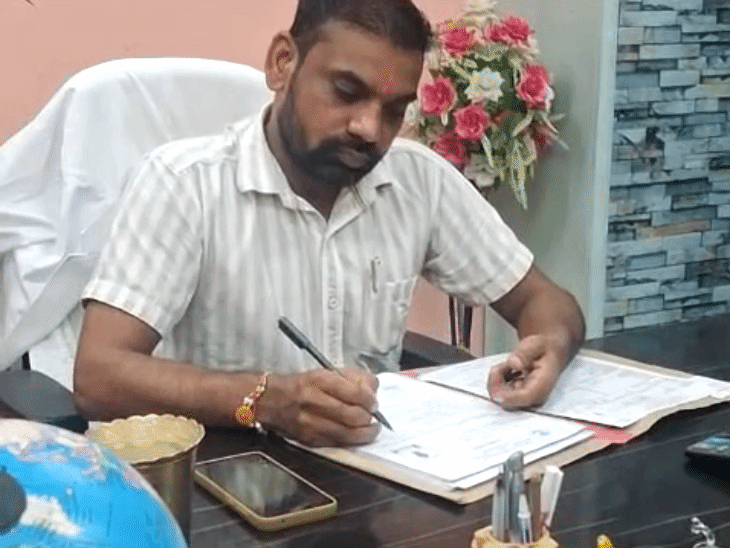 प्रिंसिपल राम अवतार शर्मा।