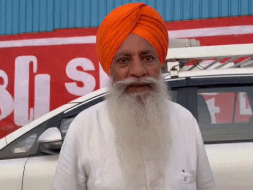चढूनी बोले- इस बार लठ लेकर आना, जहां 22 सितंबर को आप पर पानी की बौछार हुई थी। इस बार लठ लेकर आना है।