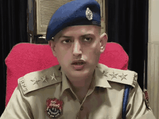 मर्डर केस की जानकारी देते DSP रजत गुलिया।