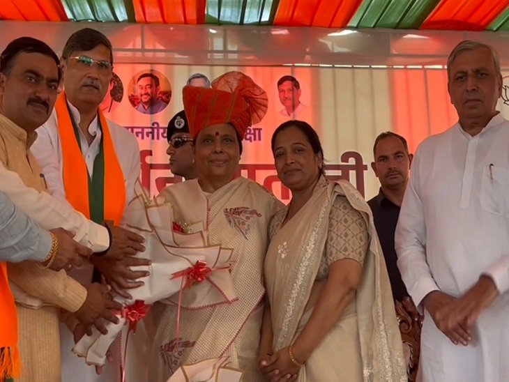 भिवानी के बहल में आयोजित सम्मान समारोह में पहुंची भाजपा प्रदेश अध्यक्ष अर्चना गुप्ता।