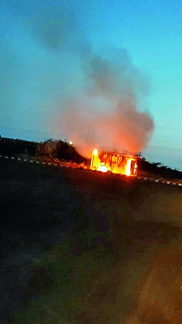Mundwa: Fire breaks out in office container, goods worth lakhs destroyed
