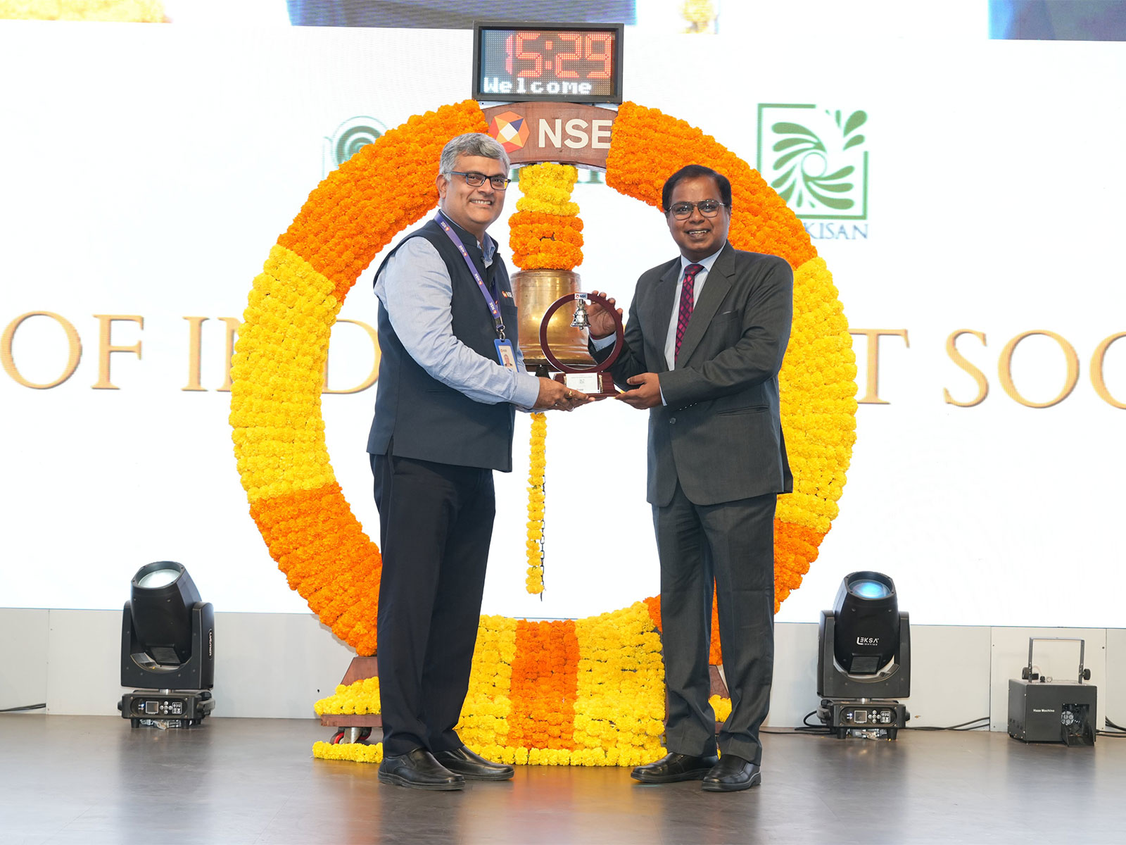 भारत के पूंजी बाजार में किसी NBFC ने जारी किया गया पहला सोशल बॉन्ड है।